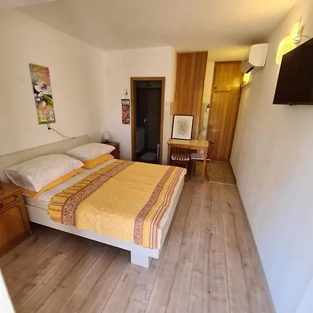 Ana Apartment