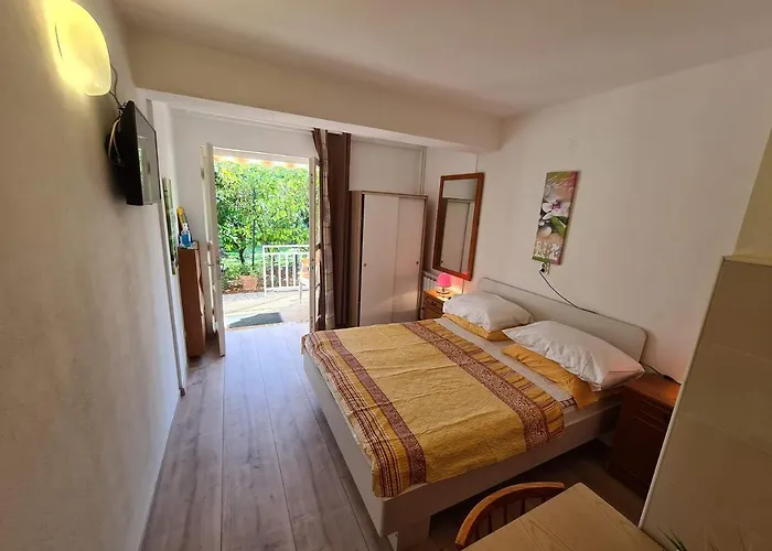 Ana Apartamento *