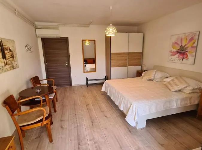 Ana Apartamento