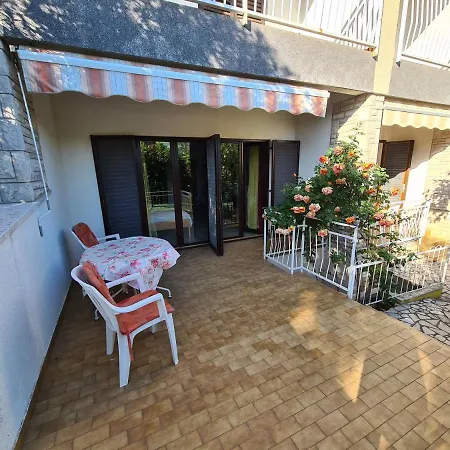 Ana Apartmán *